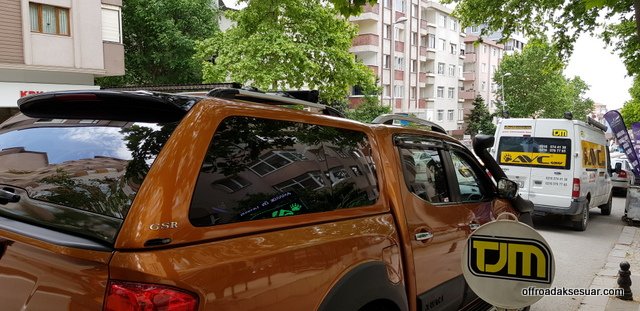 nissan pickup