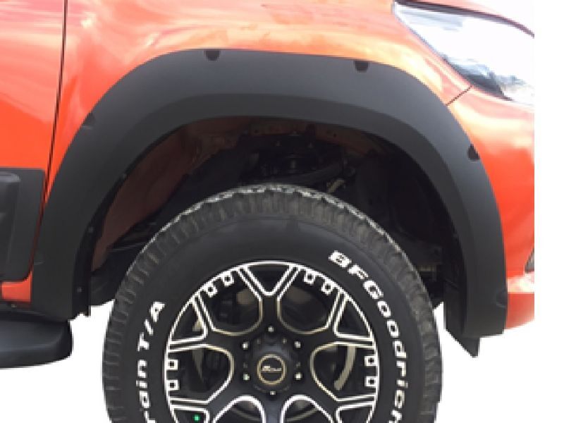 Toyota Hilux Çamurluk Kaplama 4.5cm 2015 - 2020