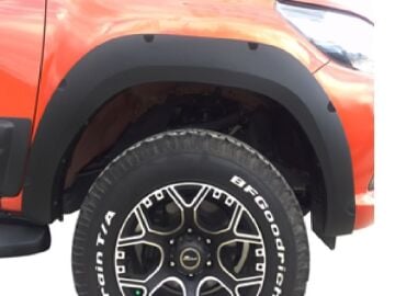 Toyota Hilux Çamurluk Kaplama 4.5cm 2015 - 2020